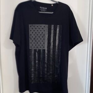 NWOT GUESS Men's Black Graphic T-Shirt
